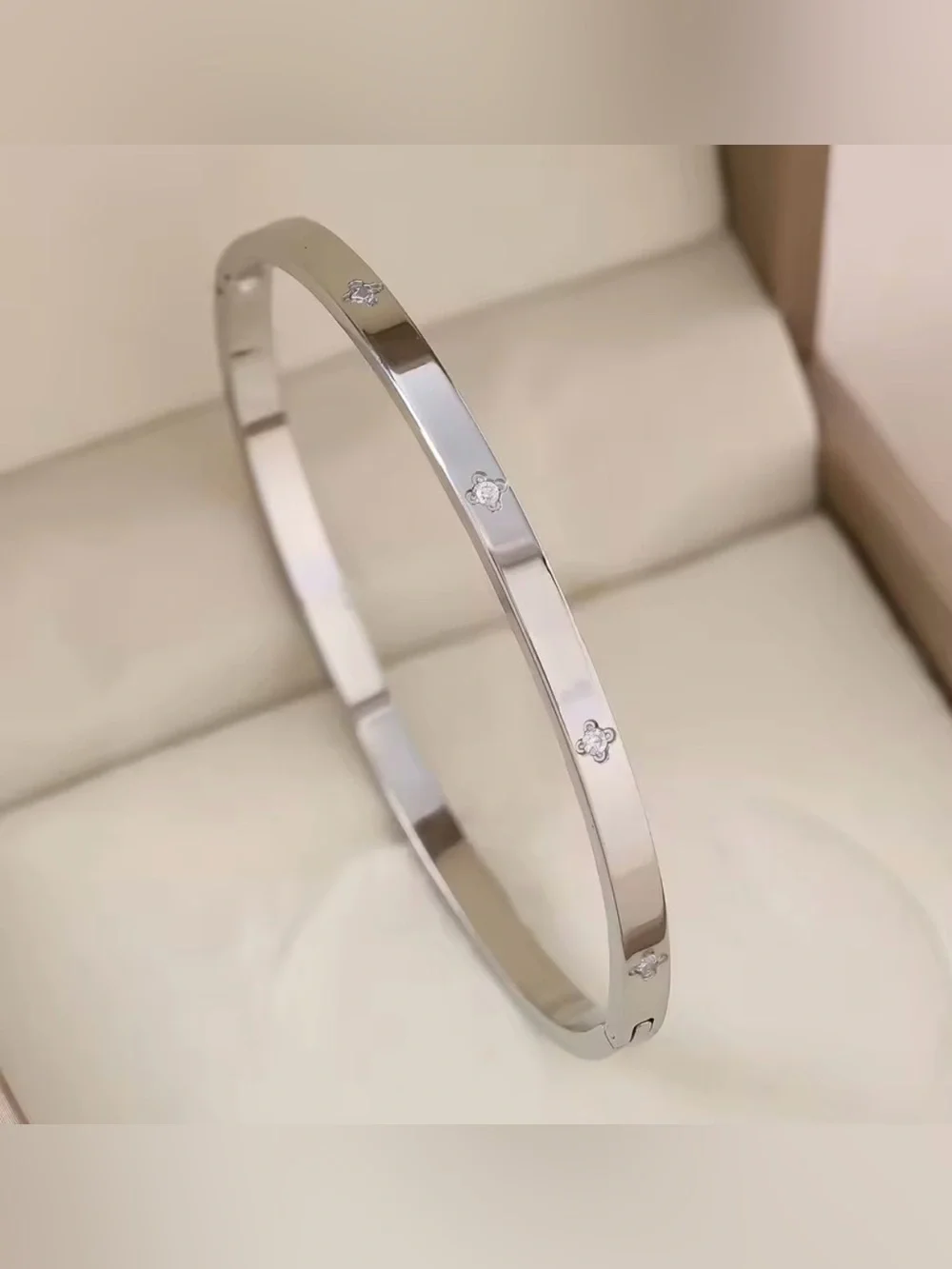 Nail Motif Bangle Bracelet Set of 3 Silver
